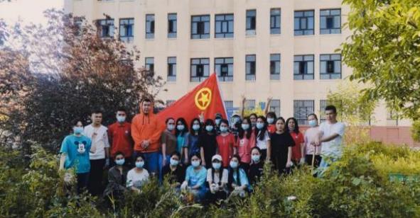 医护学院积极开展“三进两联一交友”活动