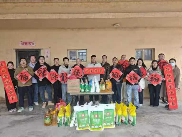 火洲暖冬传温情 同心筑梦迎新春——吐鲁番职业技术学院赴洋海夏村开展迎春节融情联谊暨慰问活动
